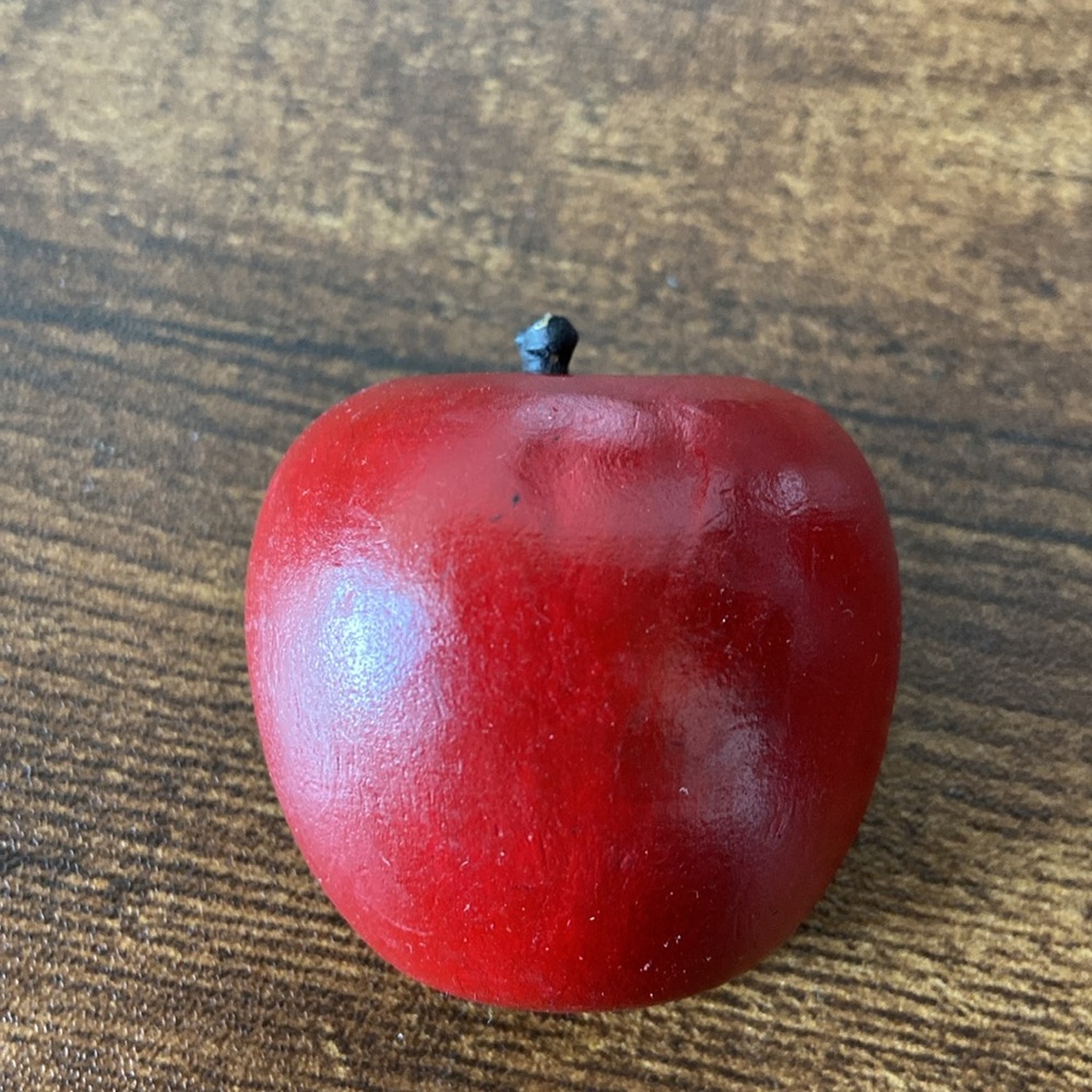 π 2 Handmade Apple Pins & Vintage Box π - Picture 8 of 16